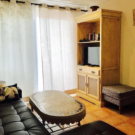 Διαμέρισμα 2 Bedroom Club La Mar Apartment 5 Min To The Beach *